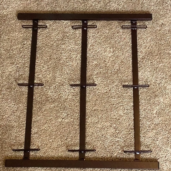 I’m selling a browny black plant shelf. - Picture 4 of 8